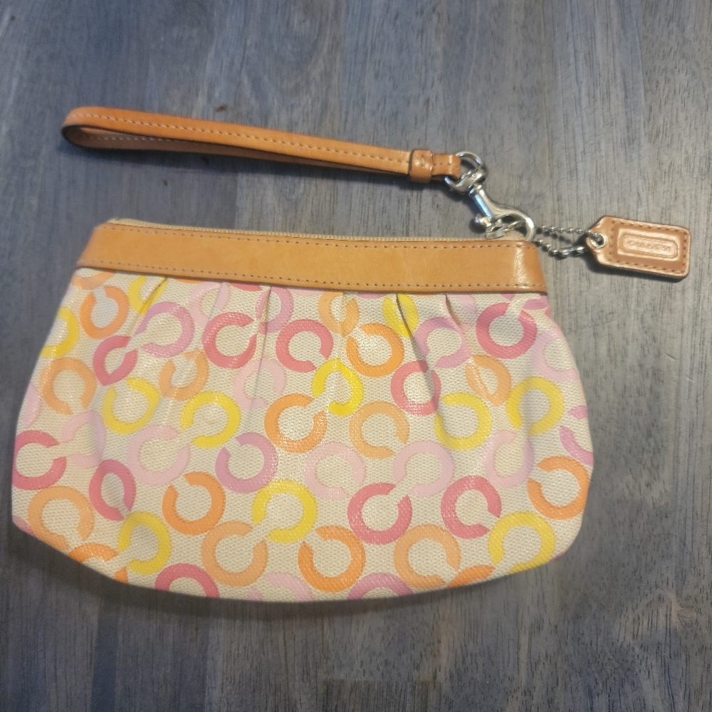 Vintage Coach Wristlet - Picture 3 of 4